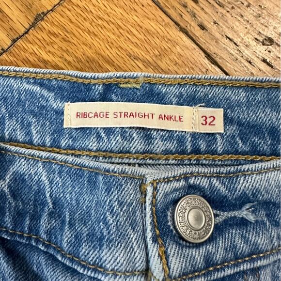 NWT Levi’s Premium Ribcage Straight Ankle Jeans Light Wash - Picture 4 of 11